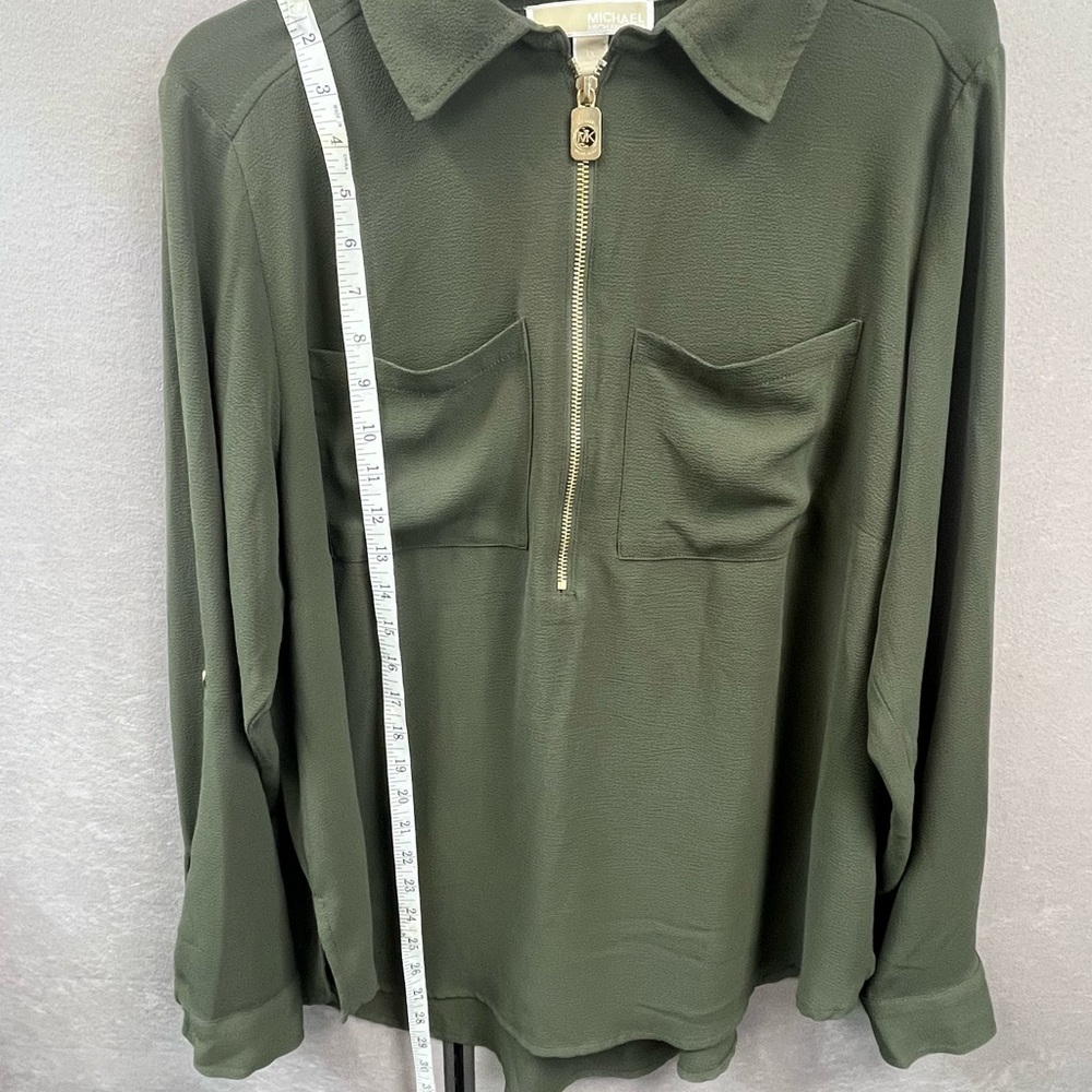 Michael Kors 1X Olive Green Zip Front Blouse ✨ Gold Hardware & Pockets - Picture 4 of 11